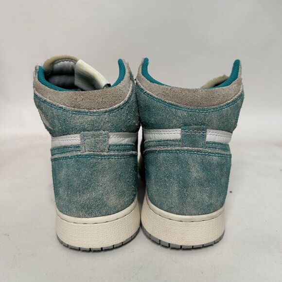 Nike Shoes Air Jordan 1 Retro High OG GS “Turbo Green” 2024 - Picture 5 of 8